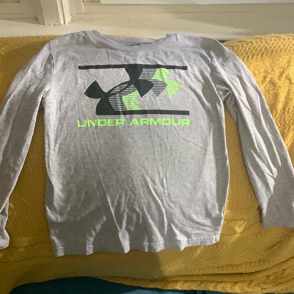 Little boys long sleeve tee. UNDER ARMOR size 6